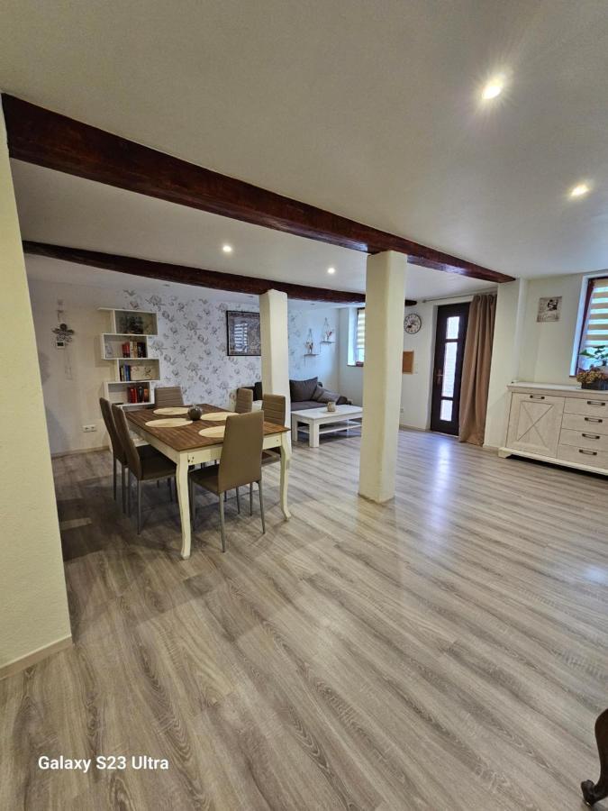 Ferienwohnung ,,Hinter Der Mauer" Hildburghausen Ngoại thất bức ảnh
